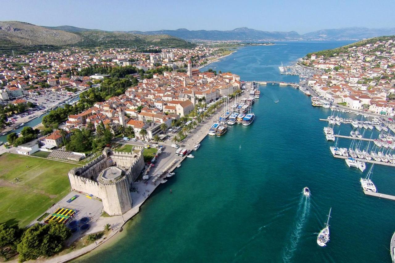 Apartments By The Sea Trogir - 15011 Luaran gambar