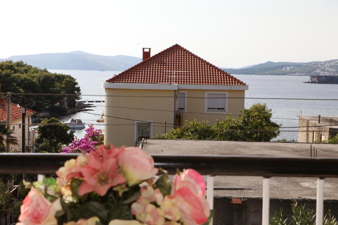 Apartments By The Sea Trogir - 15011 Luaran gambar
